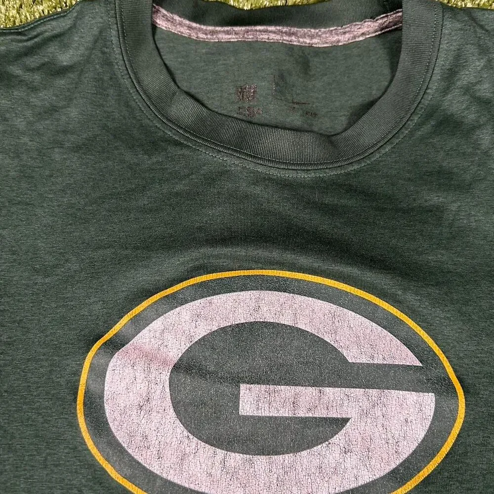Nike Men's Green and Grey T-shirt